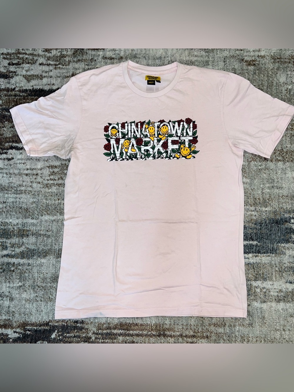 CHINATOWN MARKET x SMILEY Originals Pink Tee Shirt